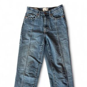 Universal Thread Straight Leg Blue Jeans